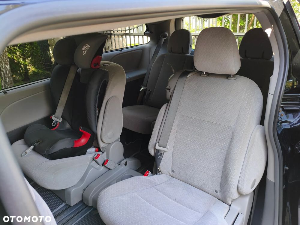 Toyota Sienna 3.5 V6 - 12