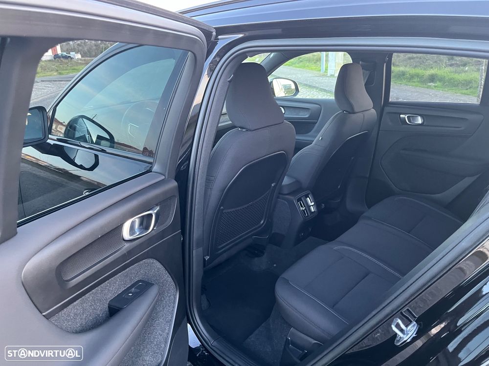 Volvo XC 40 Recharge Core - 12