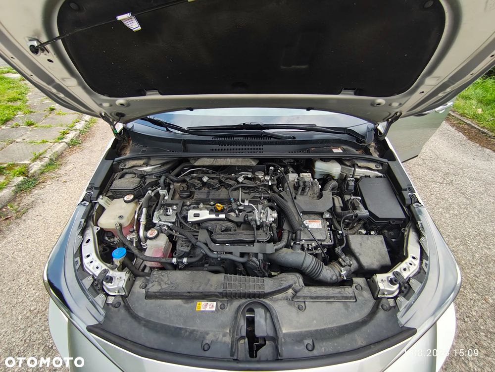 Toyota Corolla 2.0 Hybrid Executive - 28