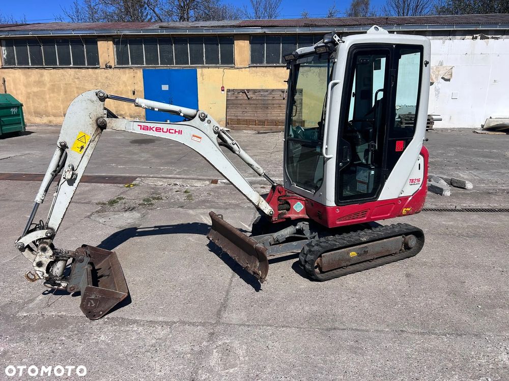 Takeuchi TB216 - 1