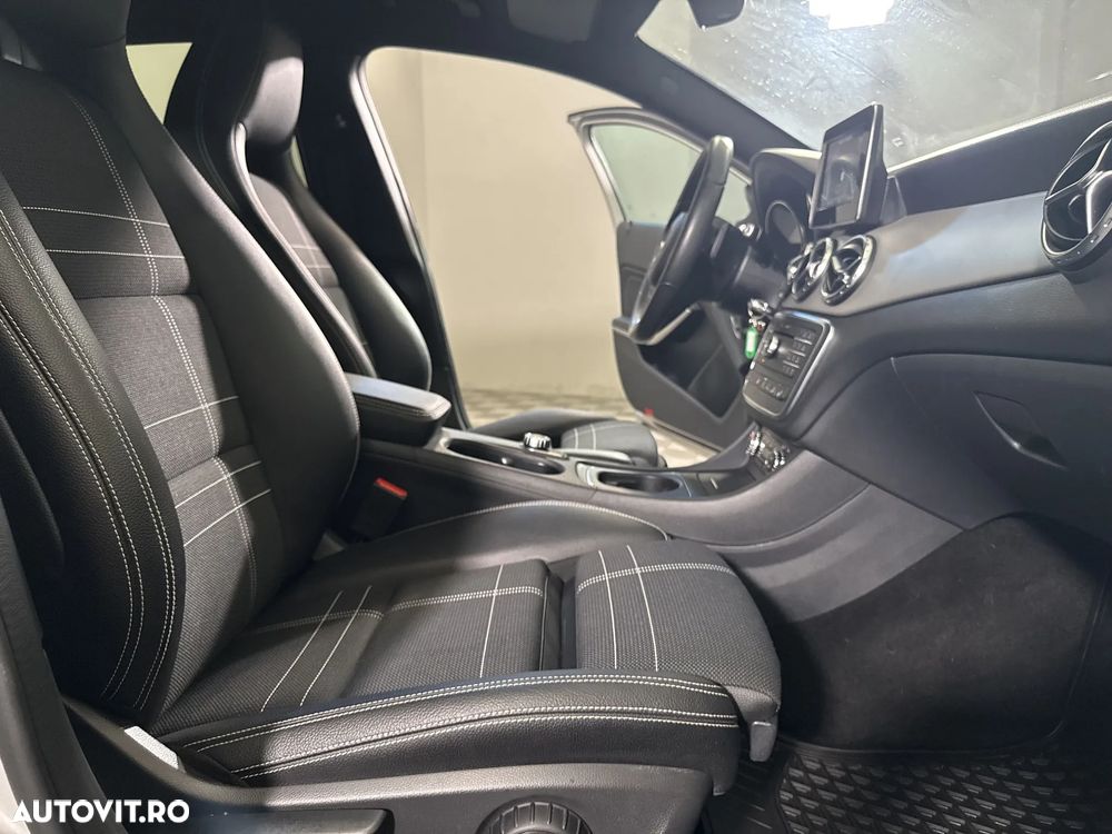 Mercedes-Benz GLA 220 d Aut. - 12