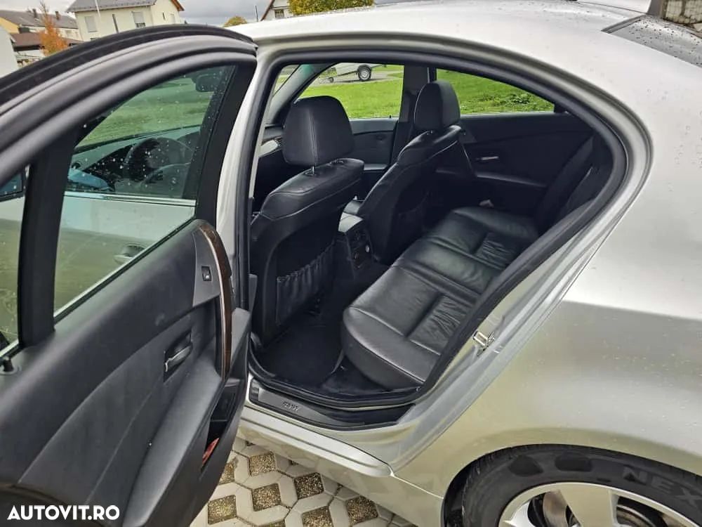 BMW Seria 5 525d Touring - 8