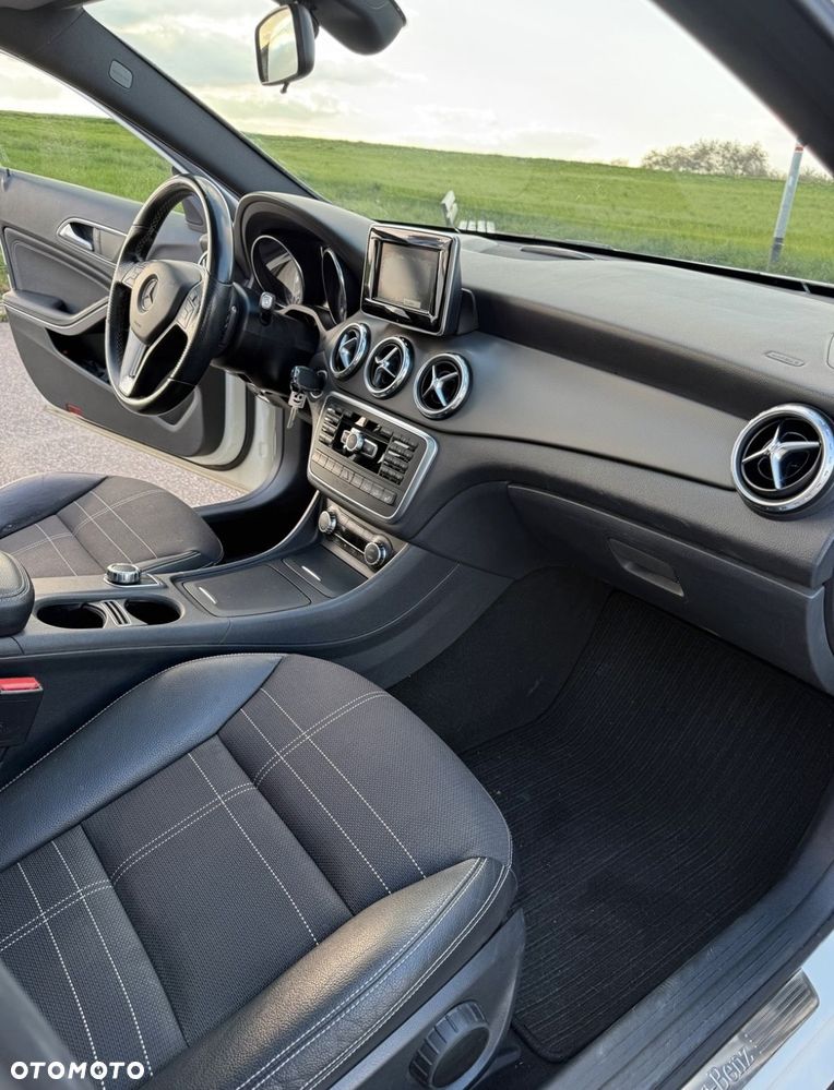 Mercedes-Benz GLA 250 4-Matic - 10