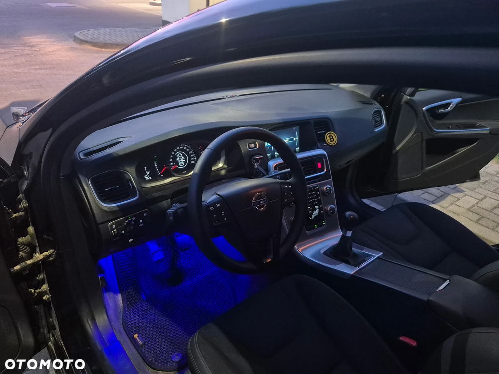 Volvo S60 D2 Edition - 11
