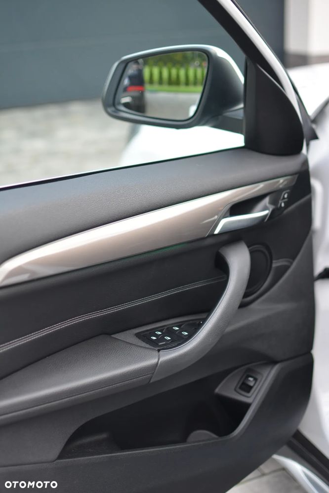 BMW X1 sDrive20i xLine - 13
