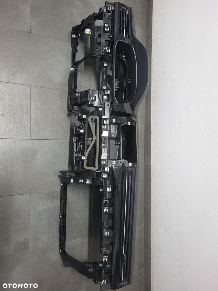 volkswagen  jetta 2025 deska konsoleta orginal - 1