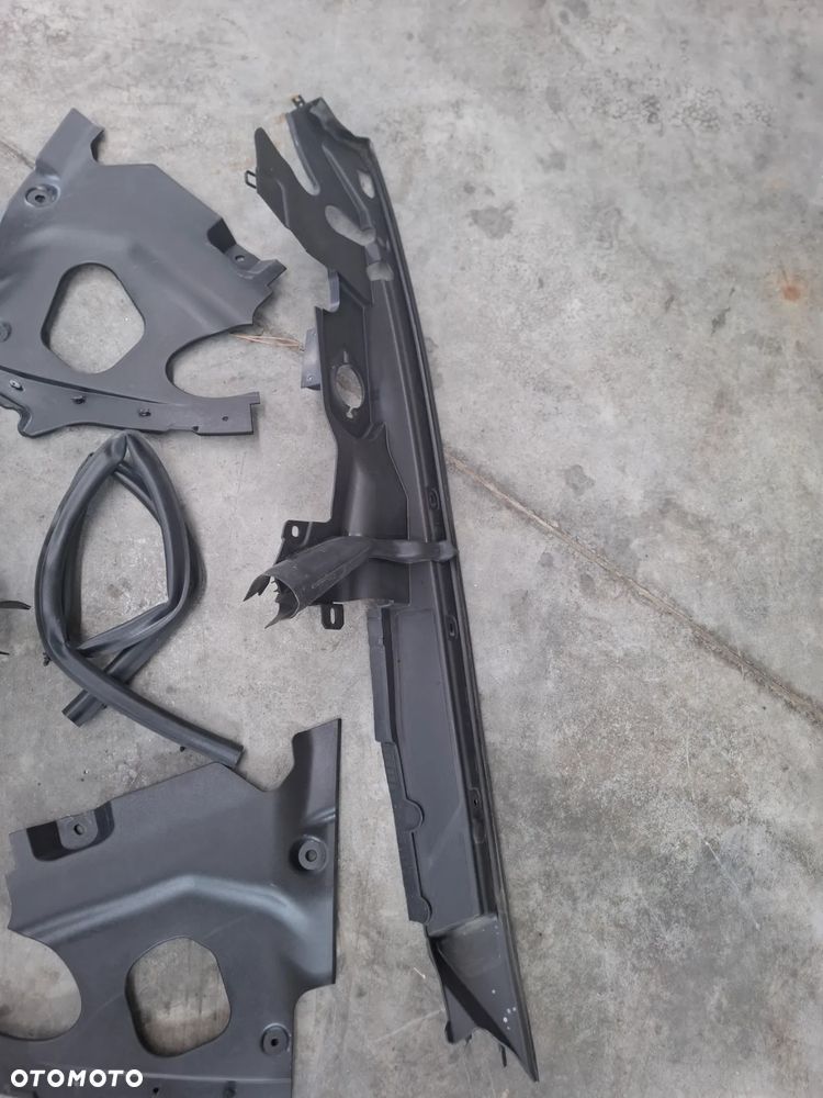 BMW X4 G02 oslony blotnik pas pod maska - 3