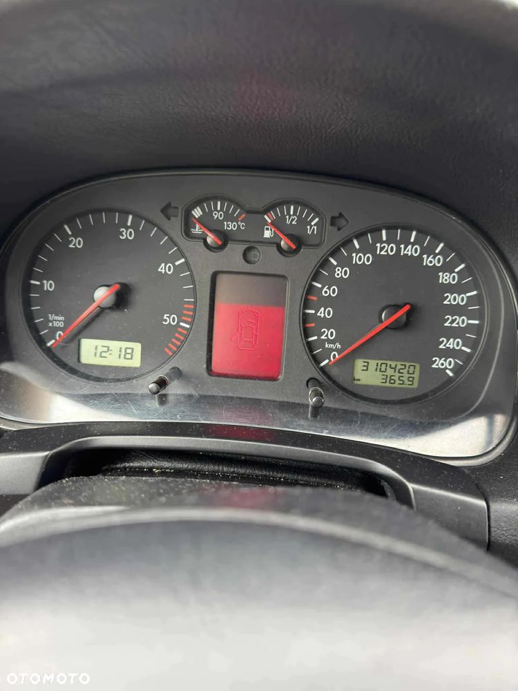 Volkswagen Golf IV 1.9 TDI Highline - 11