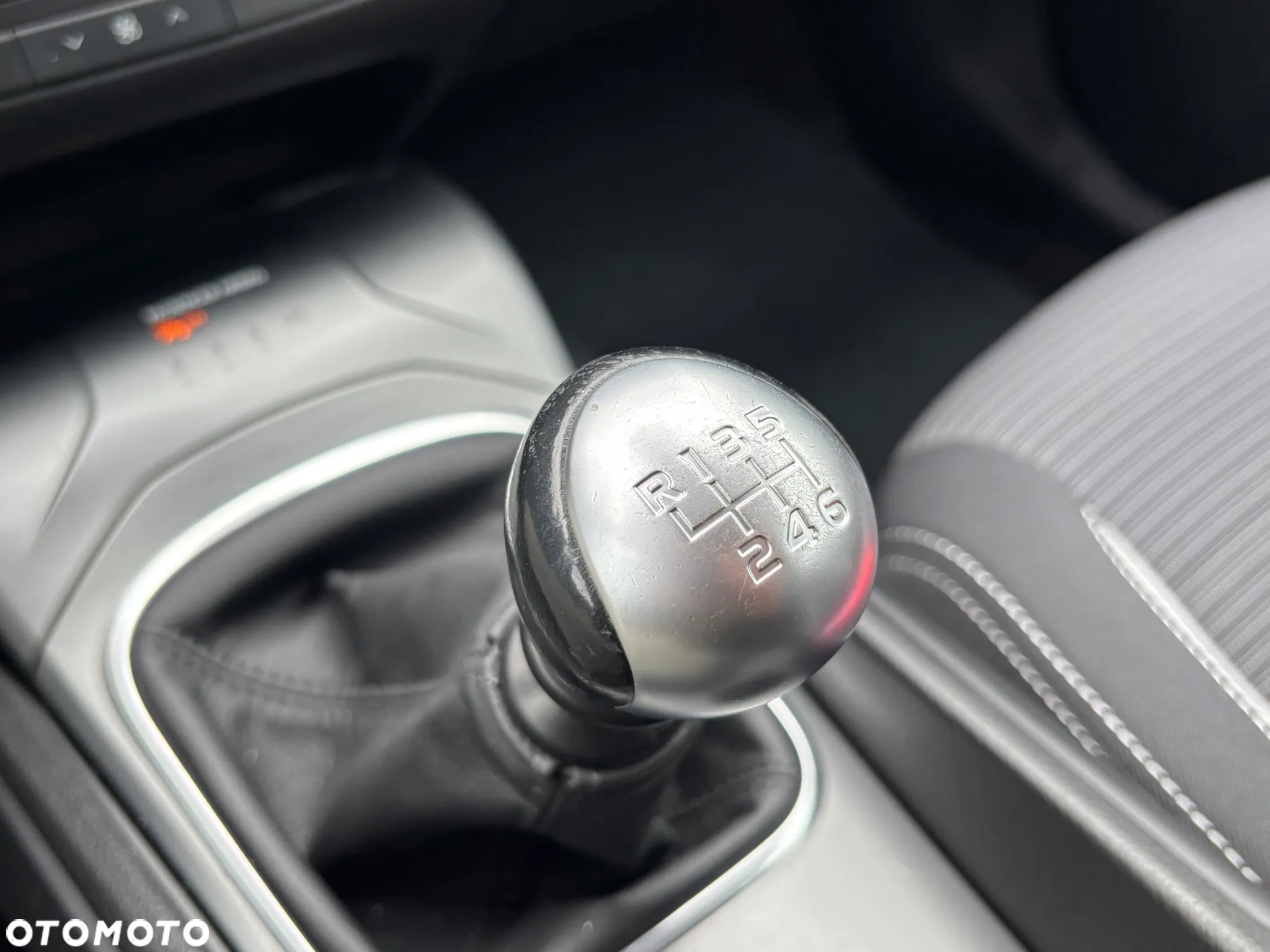 Toyota Avensis - 23