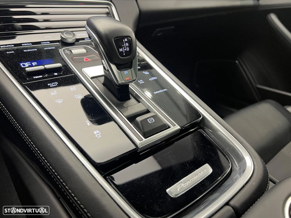Porsche Panamera Sport Turismo 4 E-Hybrid - 27