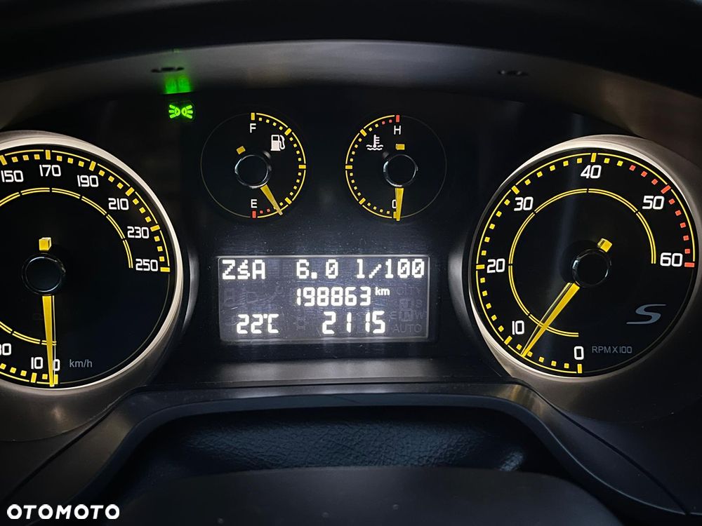 Lancia Delta 1.9 MJ TB S by Momo - 15