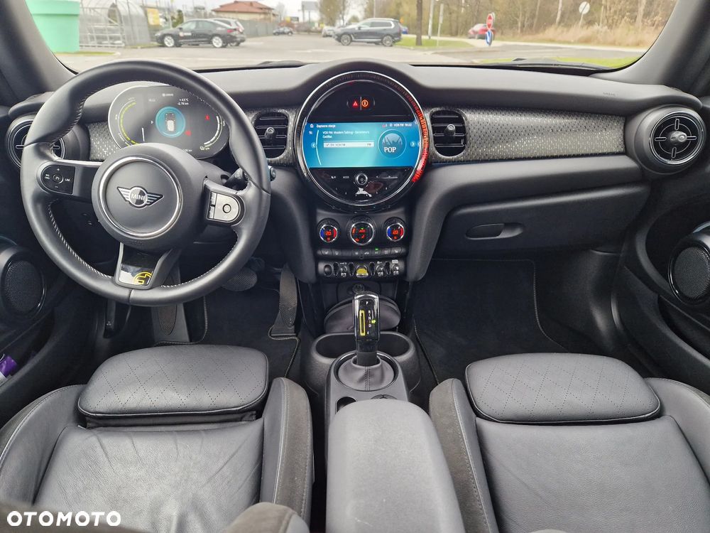 MINI Cooper SE Electric Trim - 11