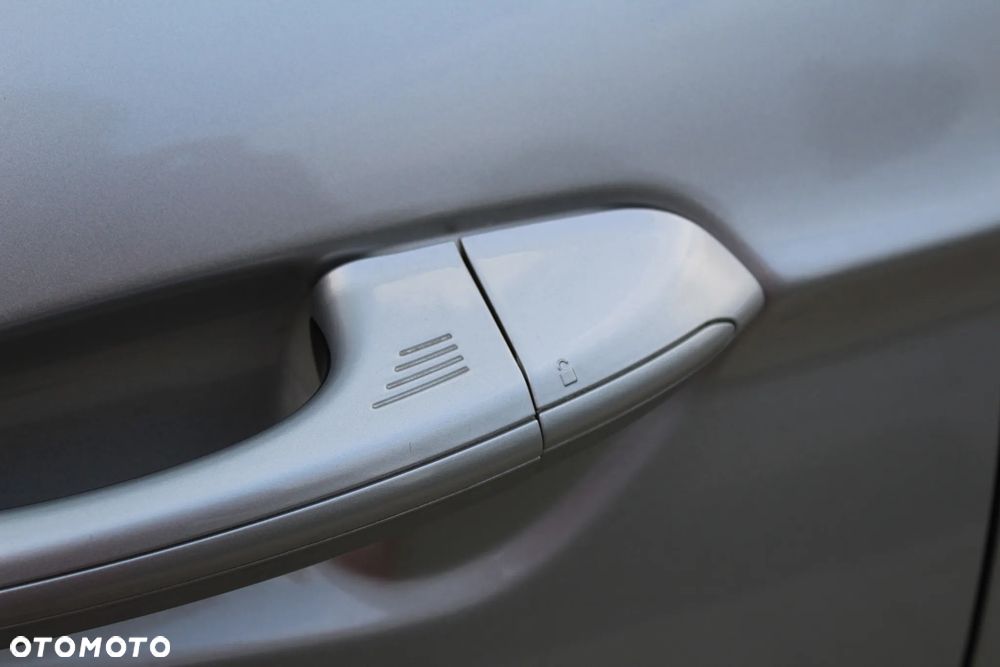 Ford Mondeo - 32