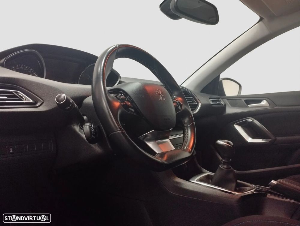 Peugeot 308 SW 1.2 PureTech Style - 6