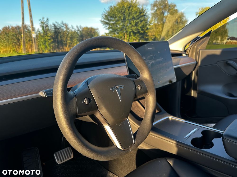 Tesla Y Model Long Range Dual Motor AWD - 6