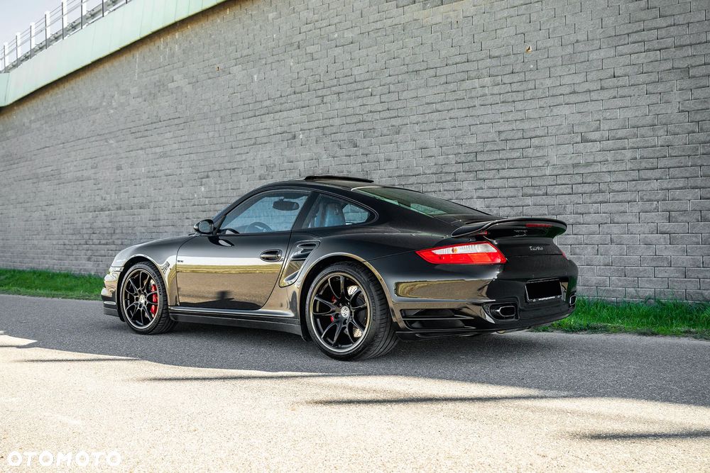 Porsche 911 Turbo - 5