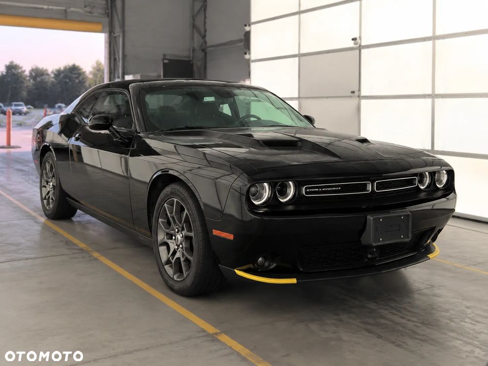 Dodge Challenger - 4
