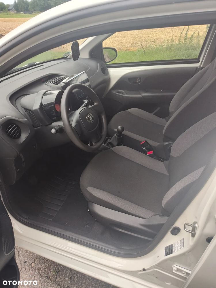 Toyota Aygo x - 6