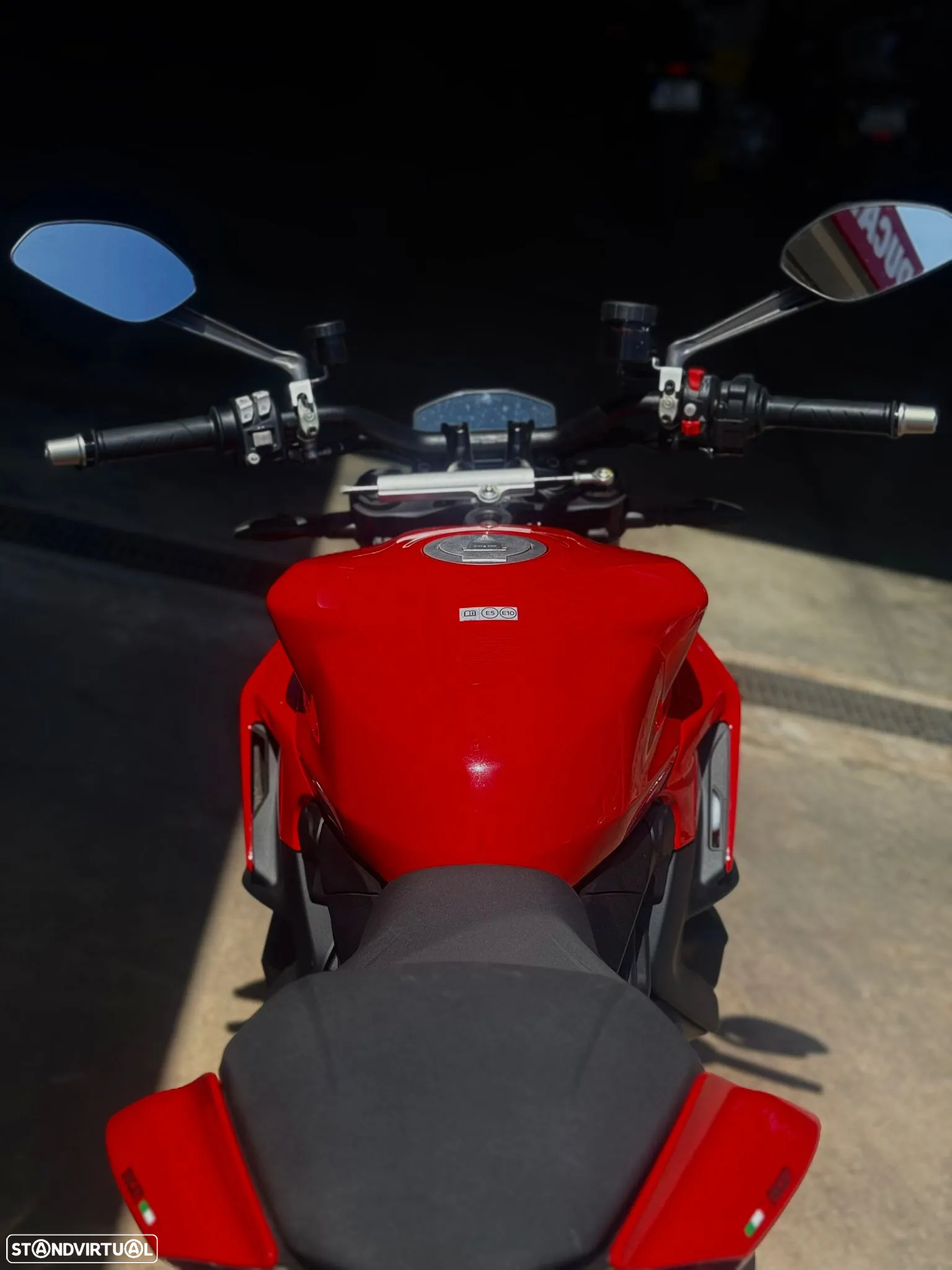 Ducati Streetfighter V2 - 3