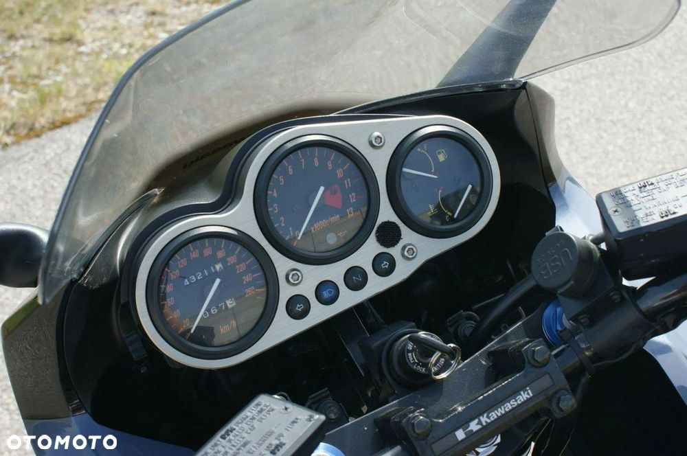 Kawasaki ZRX - 11
