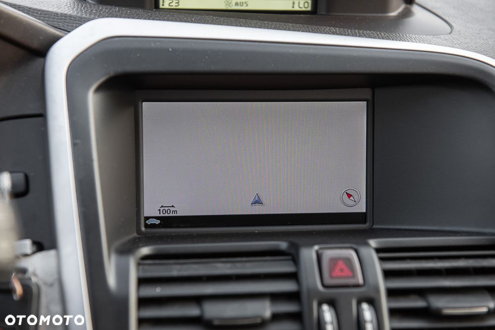 Volvo XC 60 D5 AWD Kinetic - 24