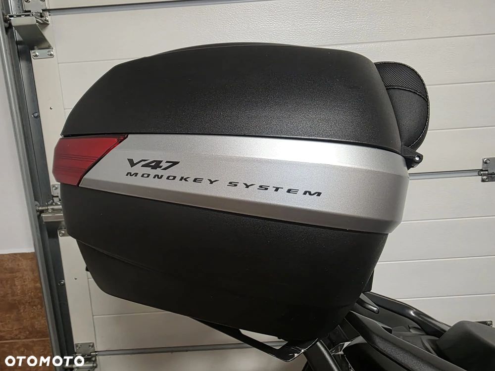 Suzuki GSX 1000 - 15