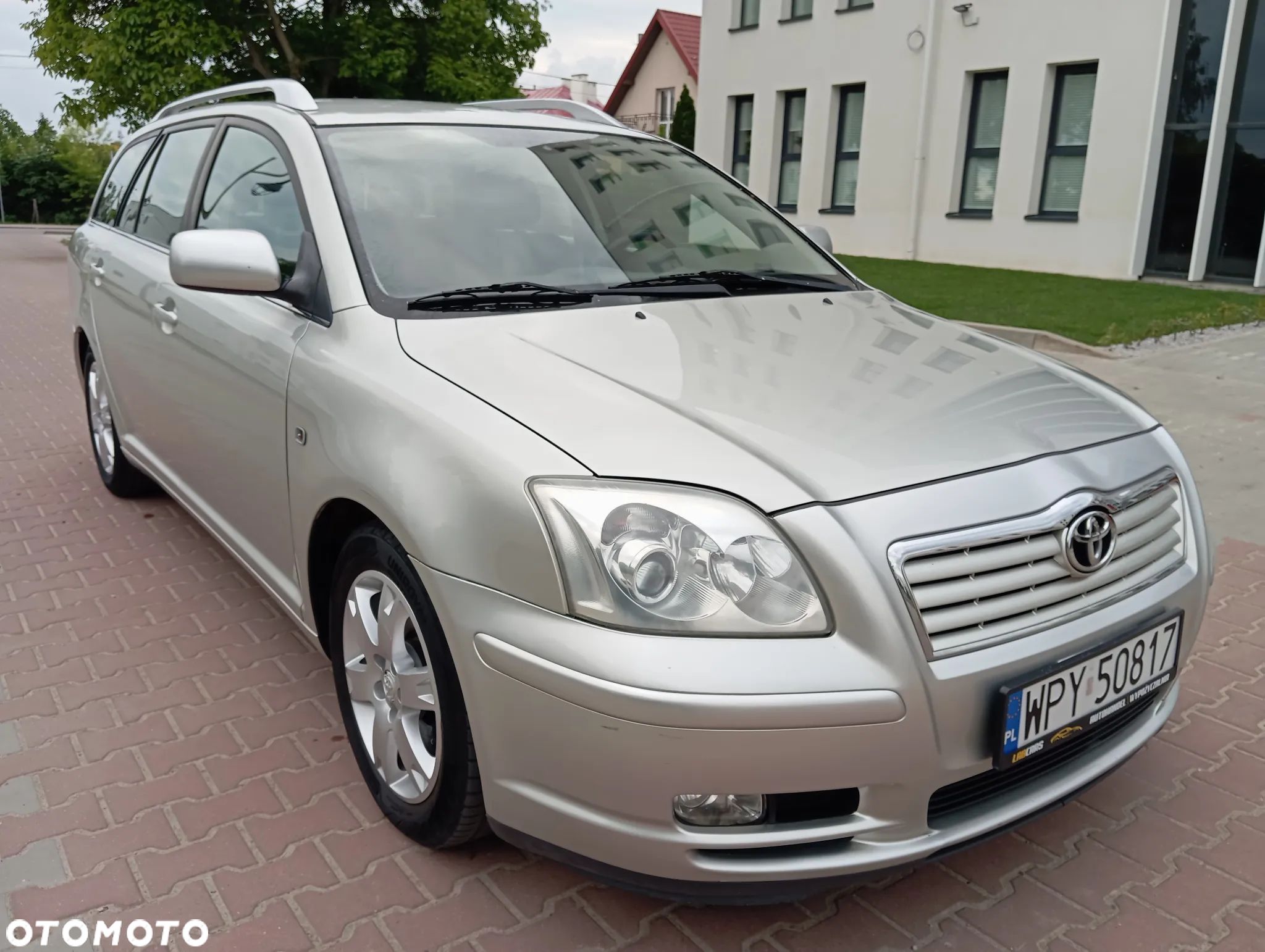 Toyota Avensis - 1