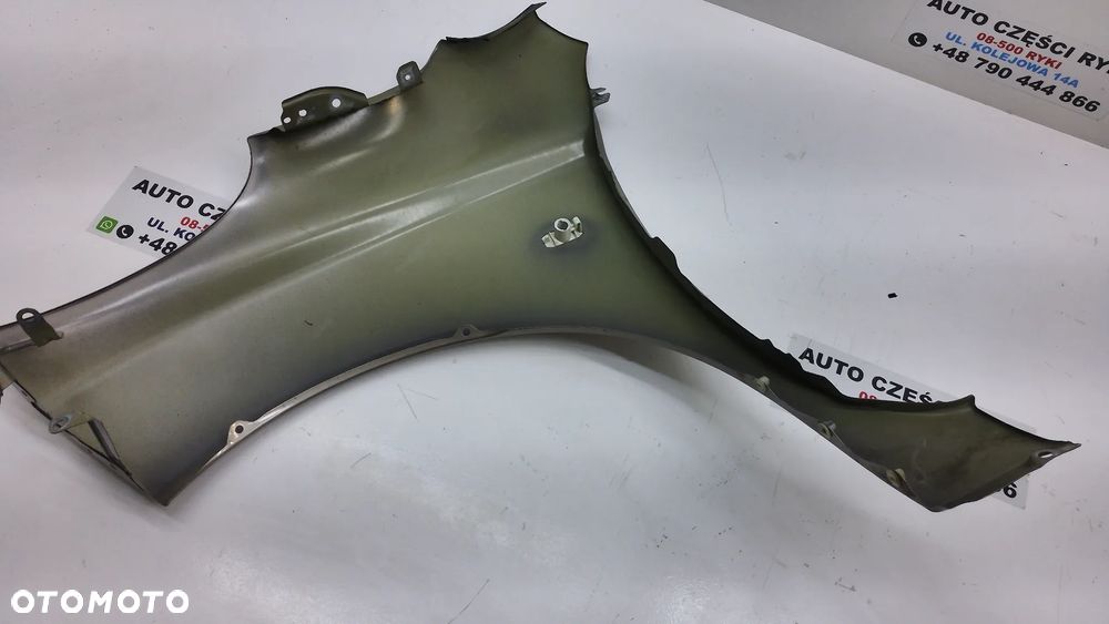 Nissan Micra K12 Błotnik Prawy  Przód C30 - 6