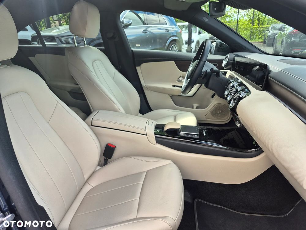 Mercedes-Benz CLA 180 d 8G-DCT - 35