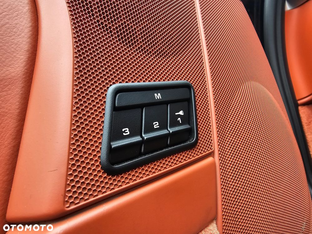 Porsche 911 Carrera 4S PDK - 21