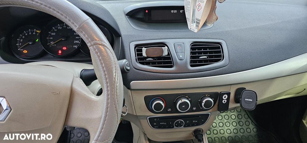 Renault Fluence 1.6 16V Expression - 10