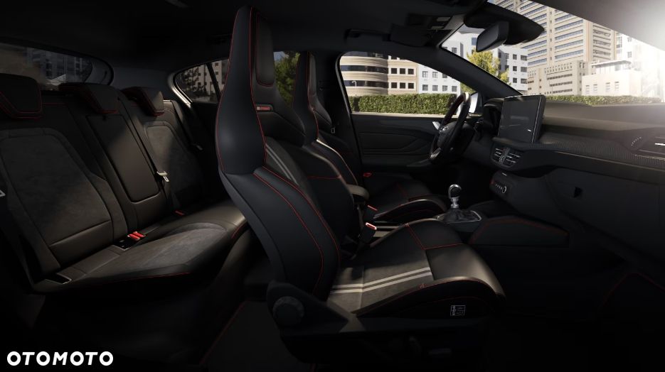 Ford Focus 2.3 EcoBoost ST X - 11