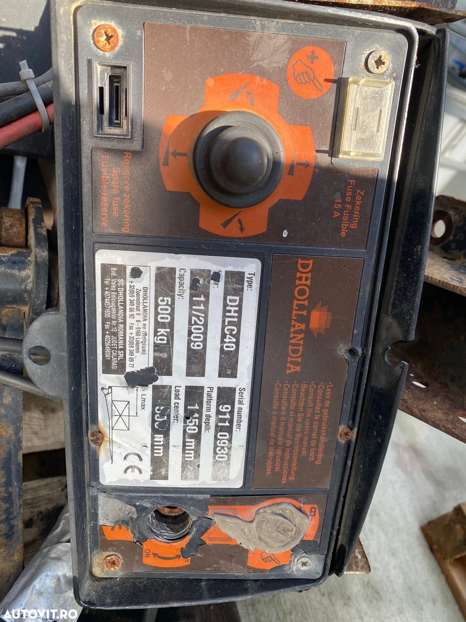Lift Hidraulic  An fabricatie 2009  Capacitate 500 kg  Lungime platforma 144 cm  Latime platforma 202 cm - 1