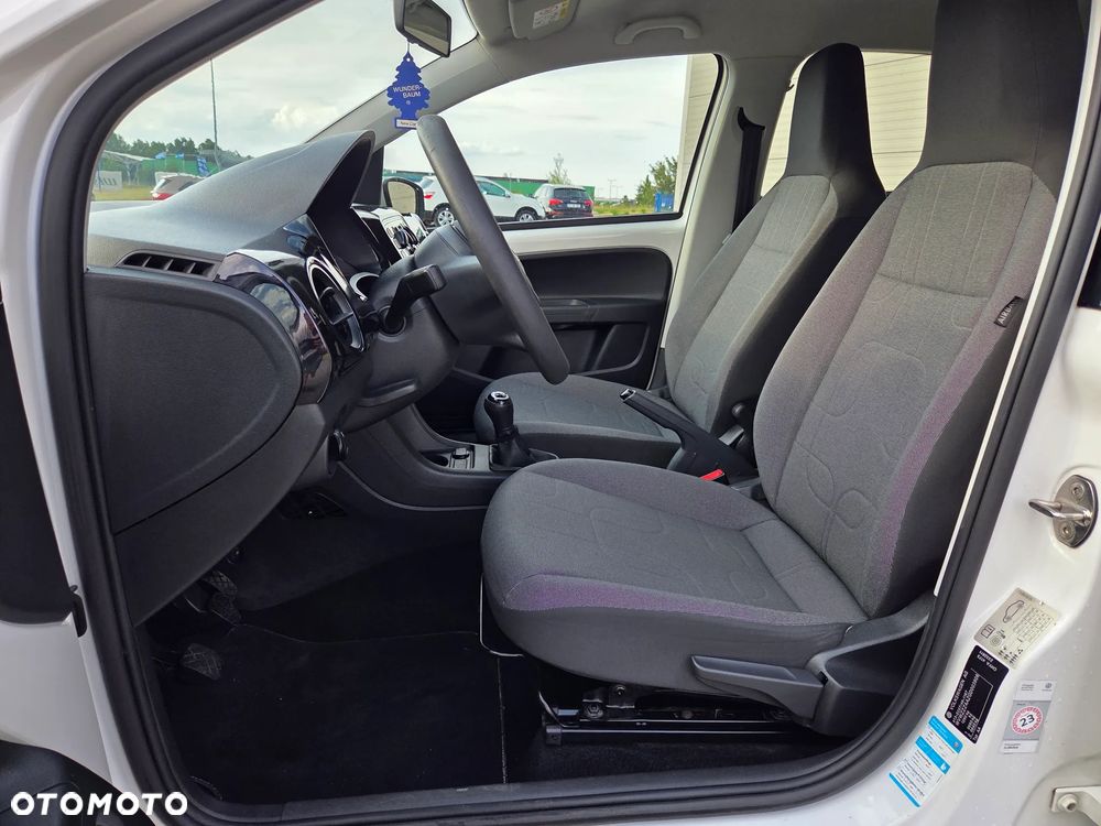 Volkswagen up! move - 13