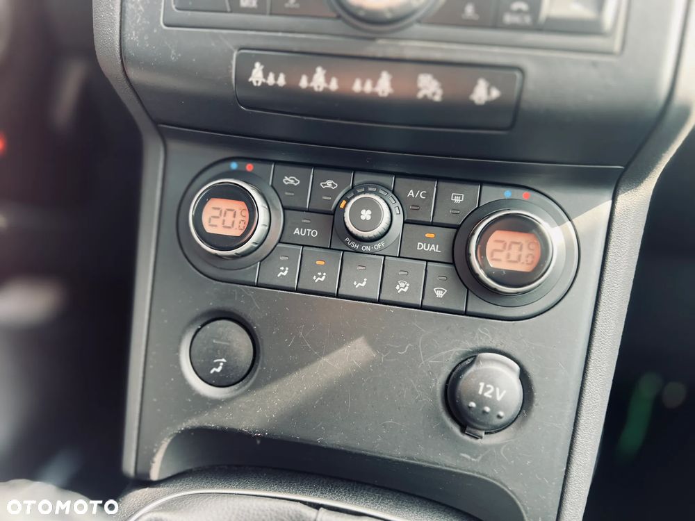 Nissan Qashqai 2.0 dCi DPF acenta - 27