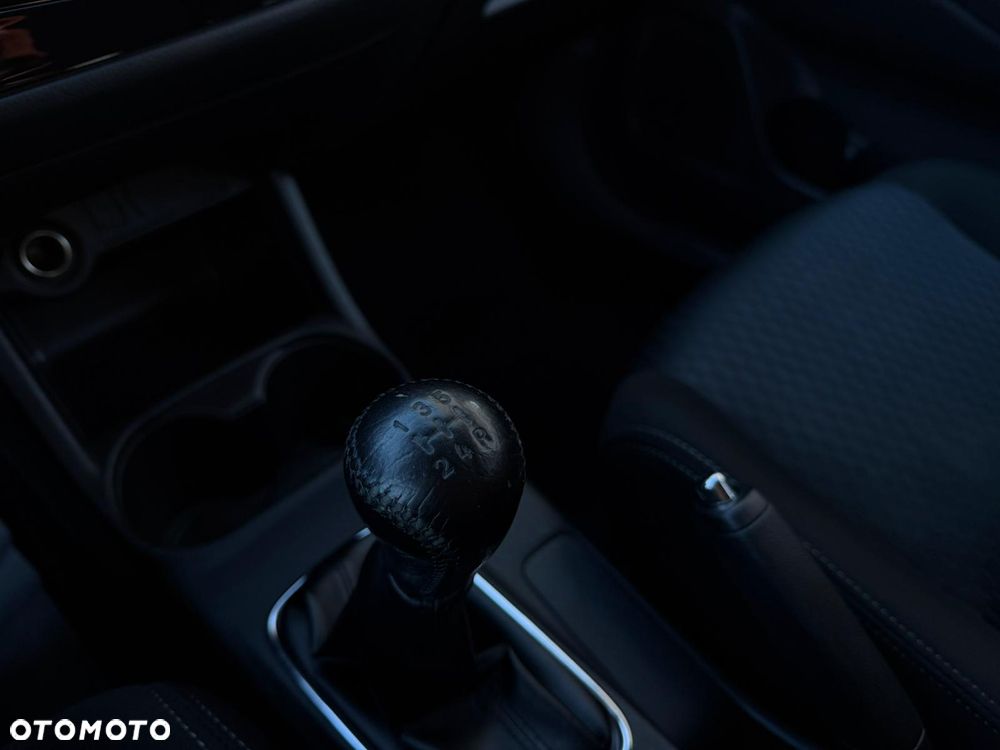 Mitsubishi Outlander 2.0 2WD Invite - 37