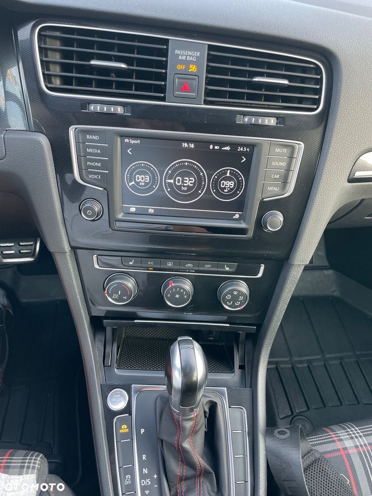 Volkswagen Golf GTI Performance BlueMotion Technology DSG - 31