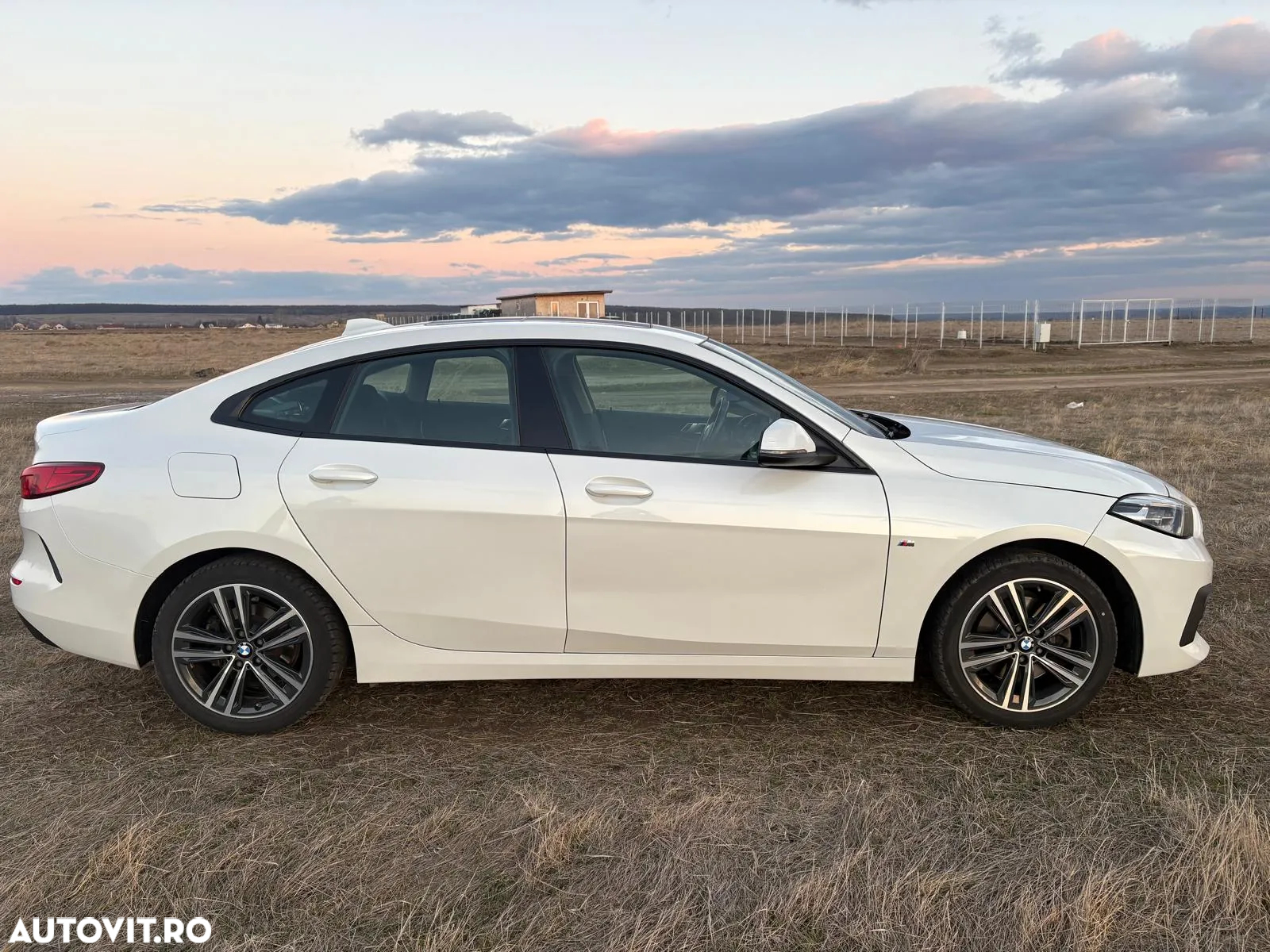 BMW Seria 2 218i - 3