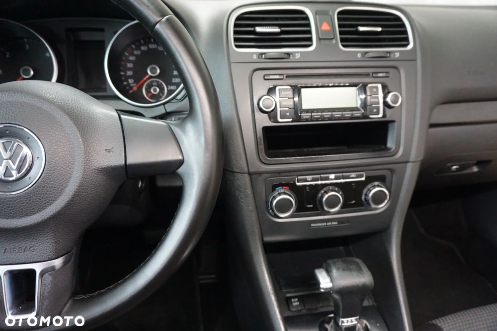 Volkswagen Golf 1.6 TDI DPF DSG Comfortline - 24