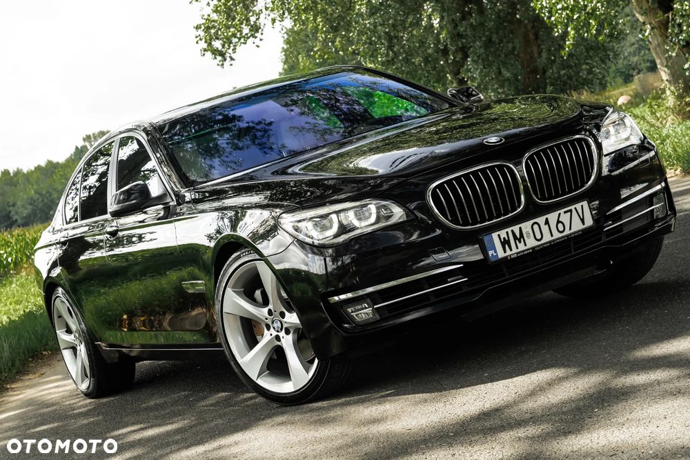BMW Seria 7 750i xDrive - 1
