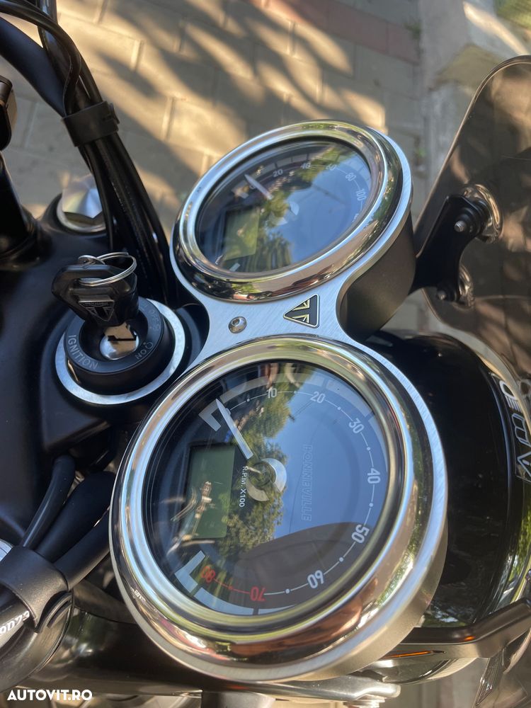 Triumph Bonneville T120 Black - 5