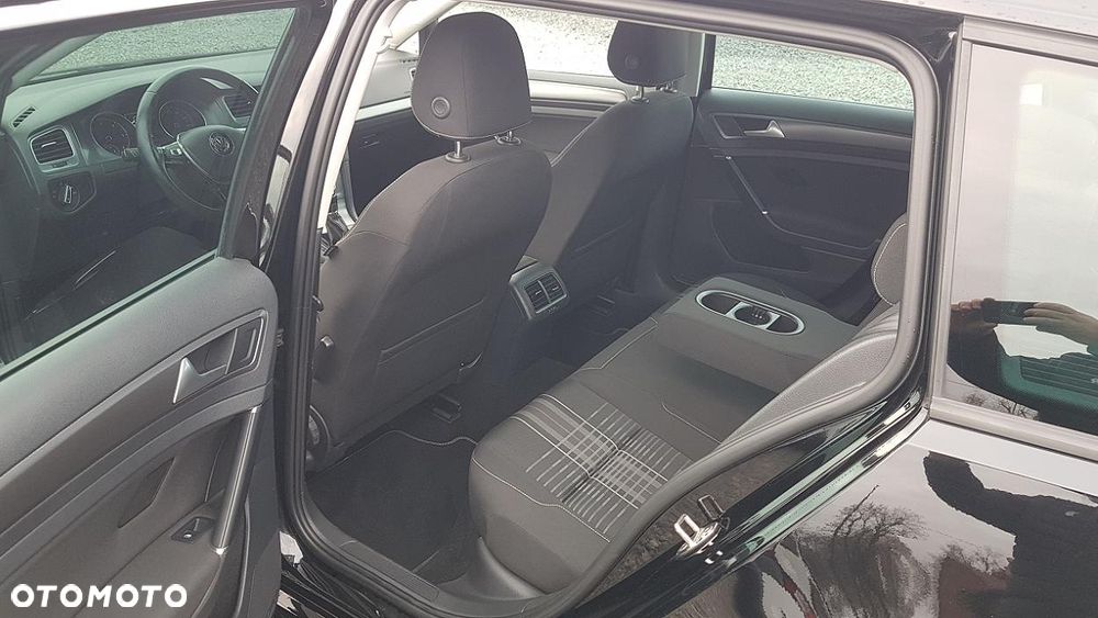 Volkswagen Golf Variant 2.0 TDI BlueMotion Technology Lounge - 22