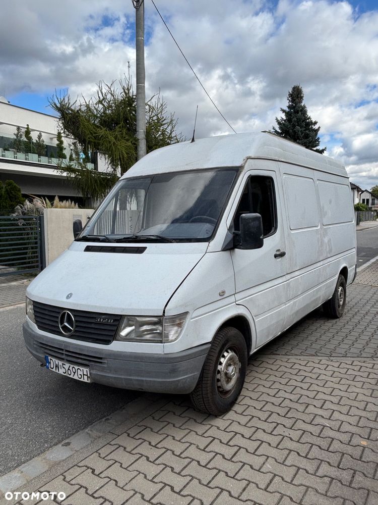Mercedes-Benz Sprinter 1998 photo 3