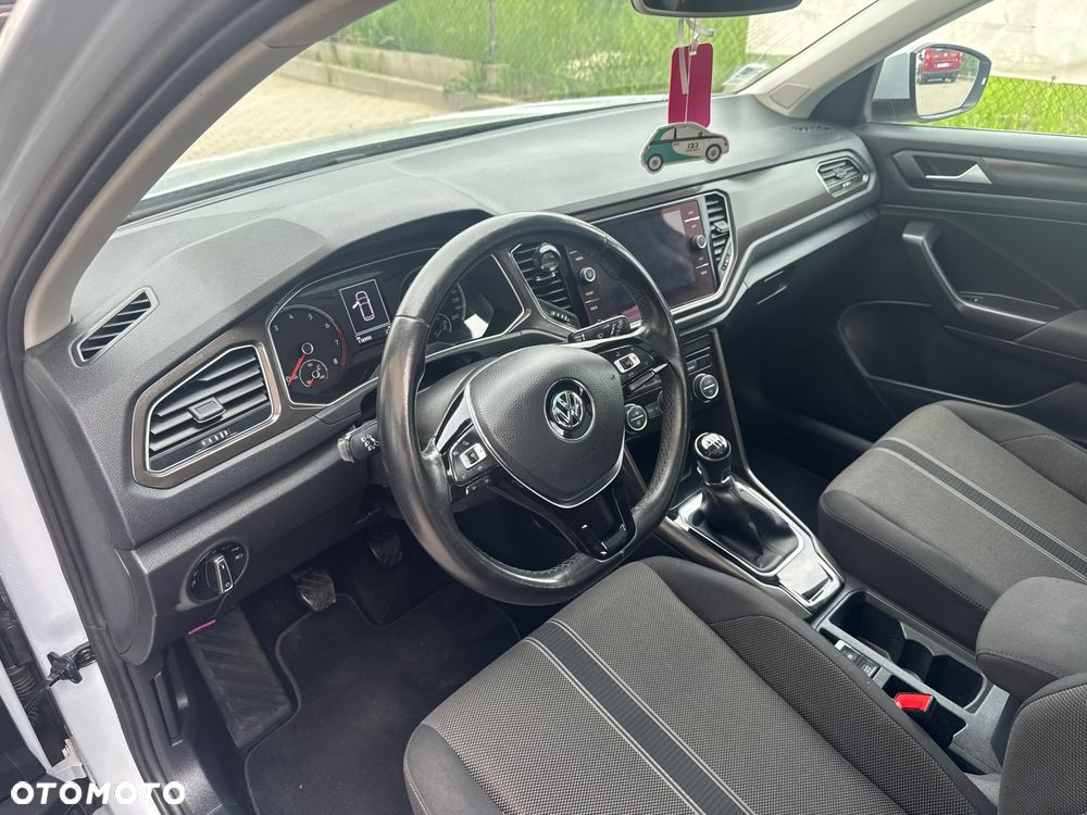 Volkswagen T-Roc 1.5 TSI OPF ACTIVE - 15