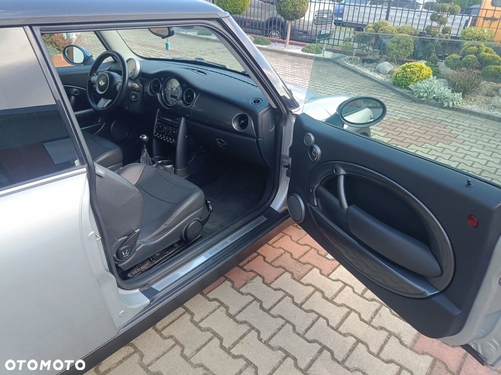 MINI Cooper Standard - 12