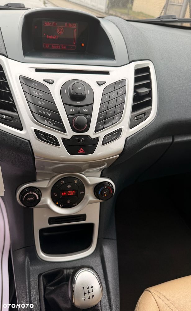 Ford Fiesta 1.25 Titanium X - 28