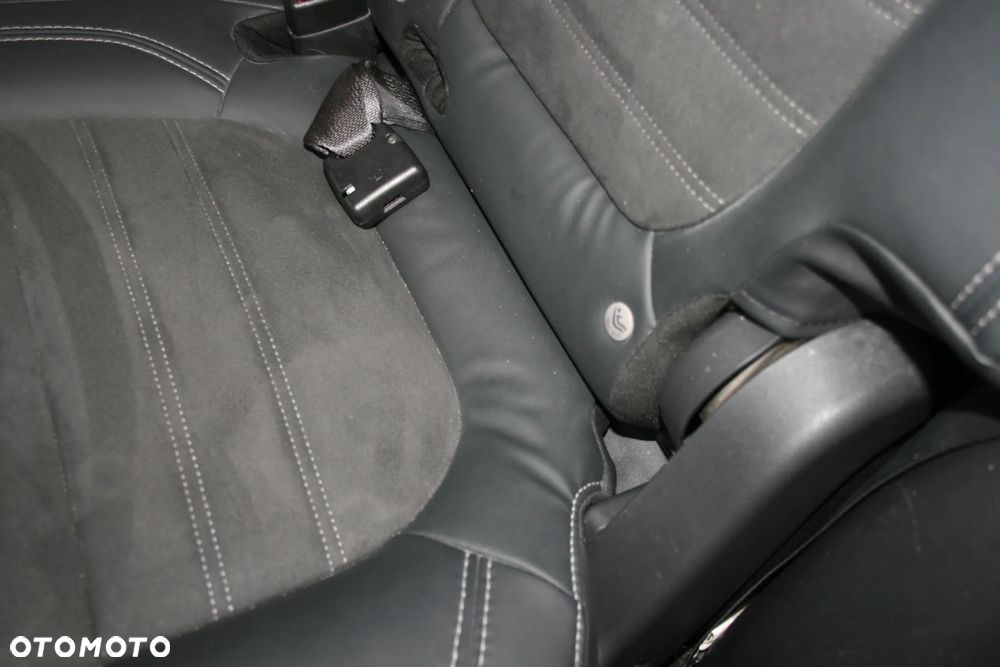 Mitsubishi Outlander Intense + - 17