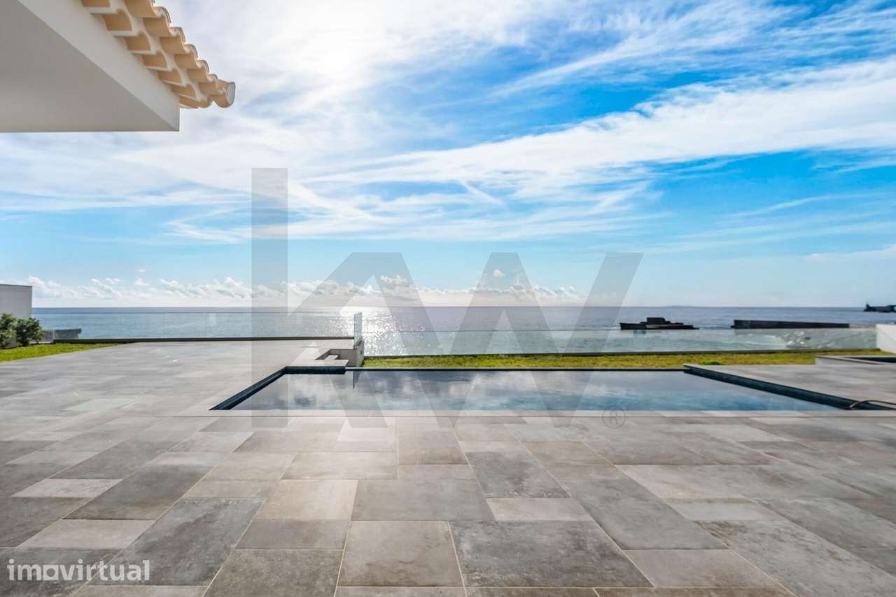 Exclusive 4 Bedroom Seafront Villa | Prime Residential or Luxury Inves - Grande imagem: 3/39