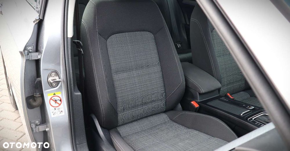 Volkswagen Passat Variant 2.0 TDI SCR DSG 4Motion Business - 22