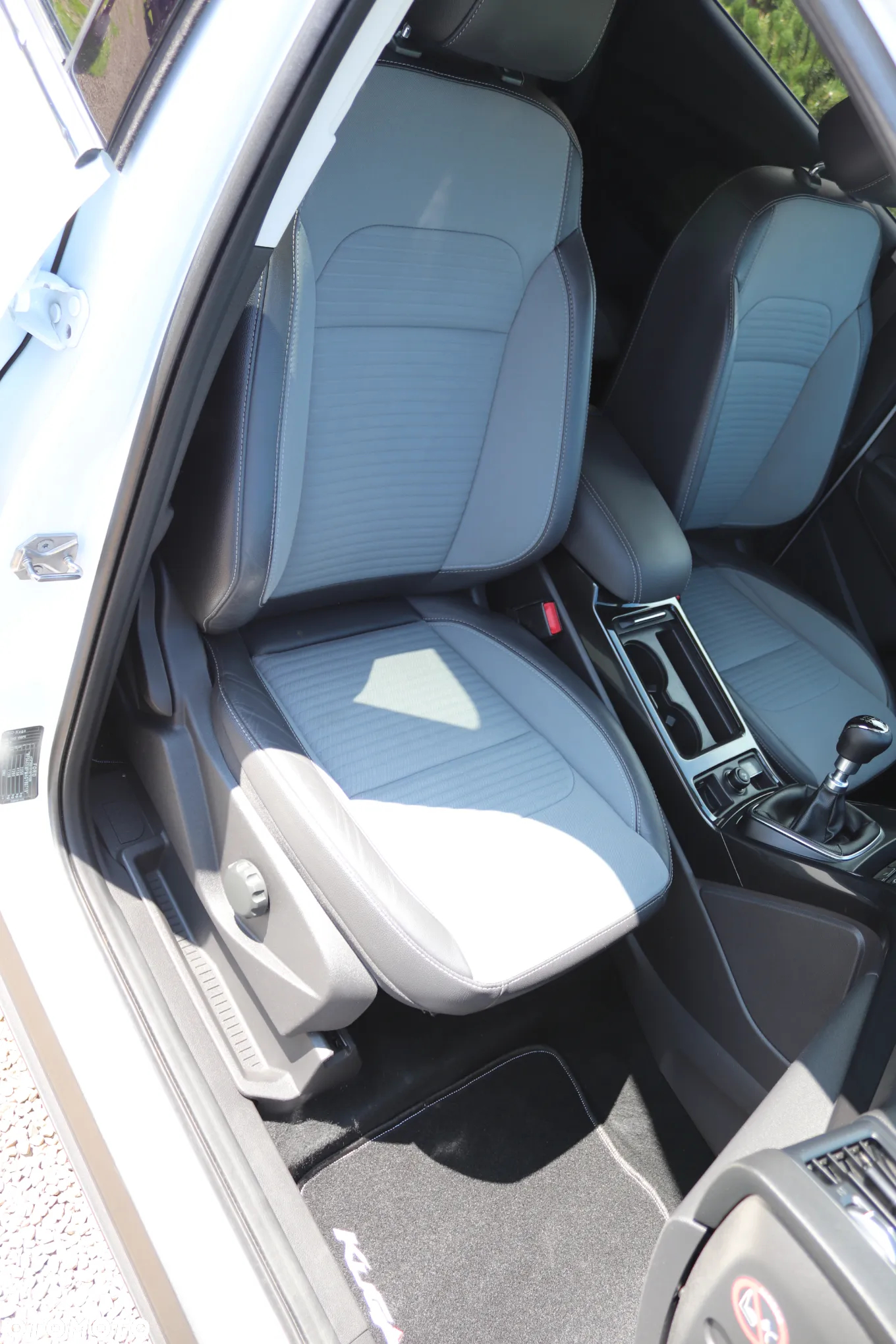 Ford Kuga 2.0 TDCi 2x4 Business Edition - 30